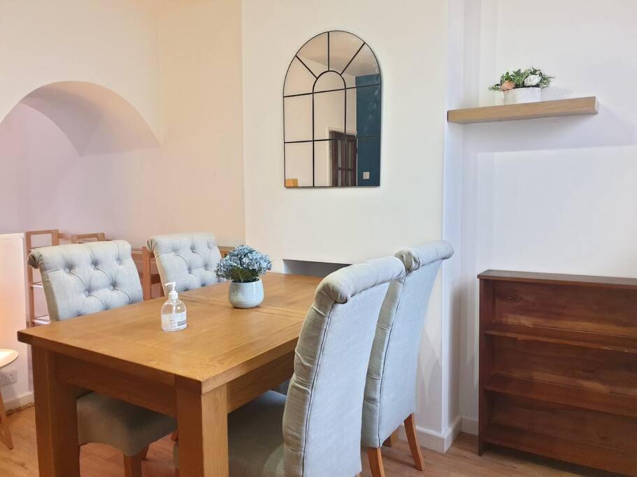 City Townhouse Close To Cafes And Restaurants Норвіч Екстер'єр фото