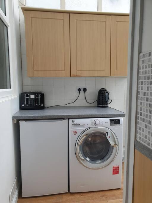 City Townhouse Close To Cafes And Restaurants Норвіч Екстер'єр фото